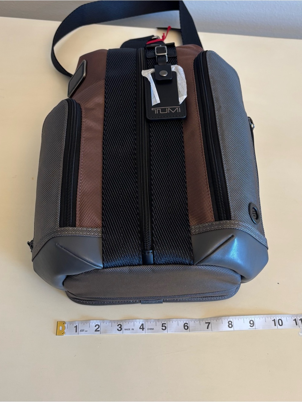 TUMI Higgins men’s sling pack black brown colorblock multi bag NEW - Picture 10 of 12